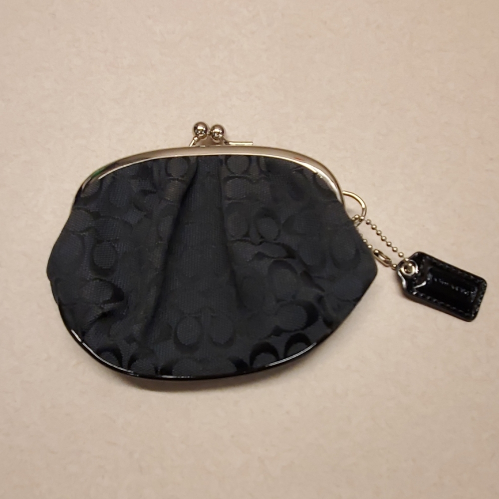 COACH Kiss Lock Coin Purse